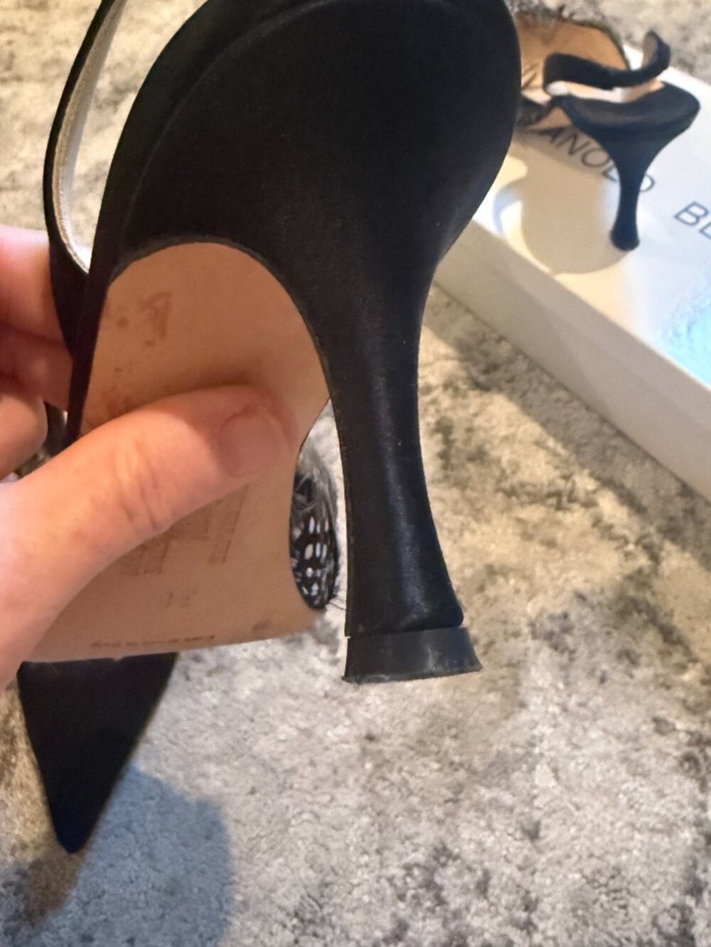 Rare Manolo Blahnik Feather Slingbacks made exclusively for Neiman Marcus 2008 - Picture 10 of 11